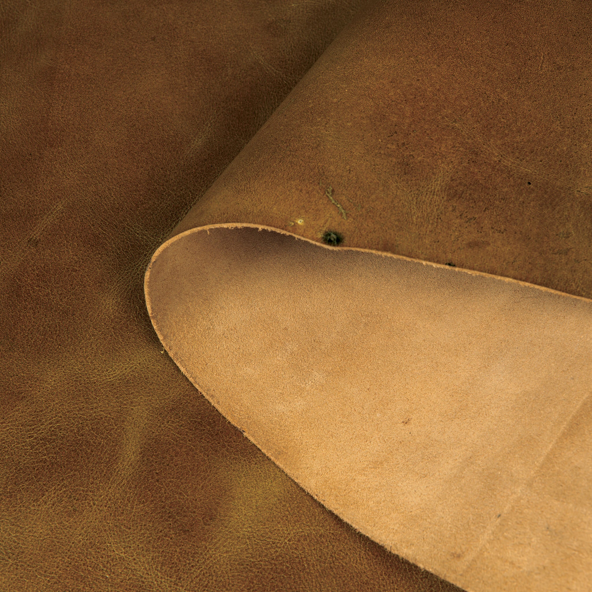 10824-western-crunch-water-buffalo-leather-side-4-5-oz–1.jpg