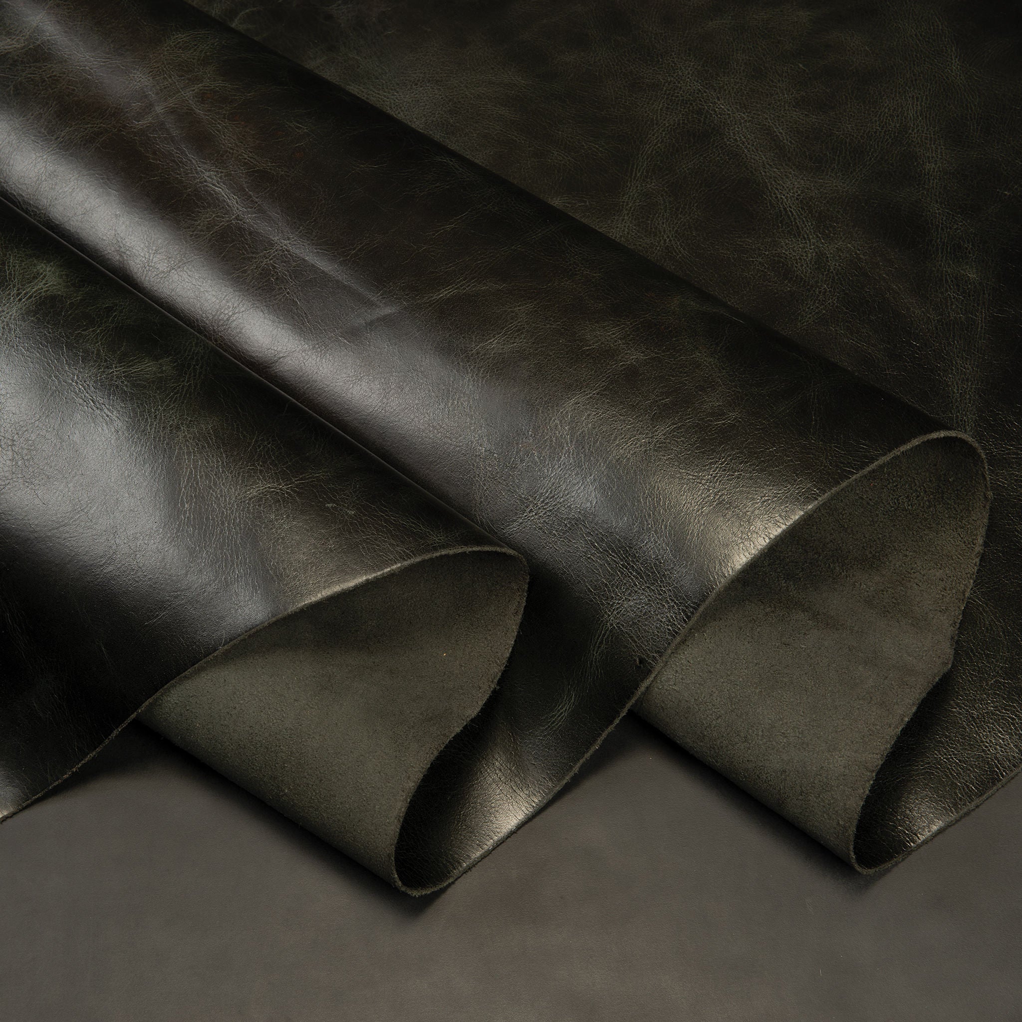 10824-western-crunch-water-buffalo-leather-side-4-5-oz–1.jpg