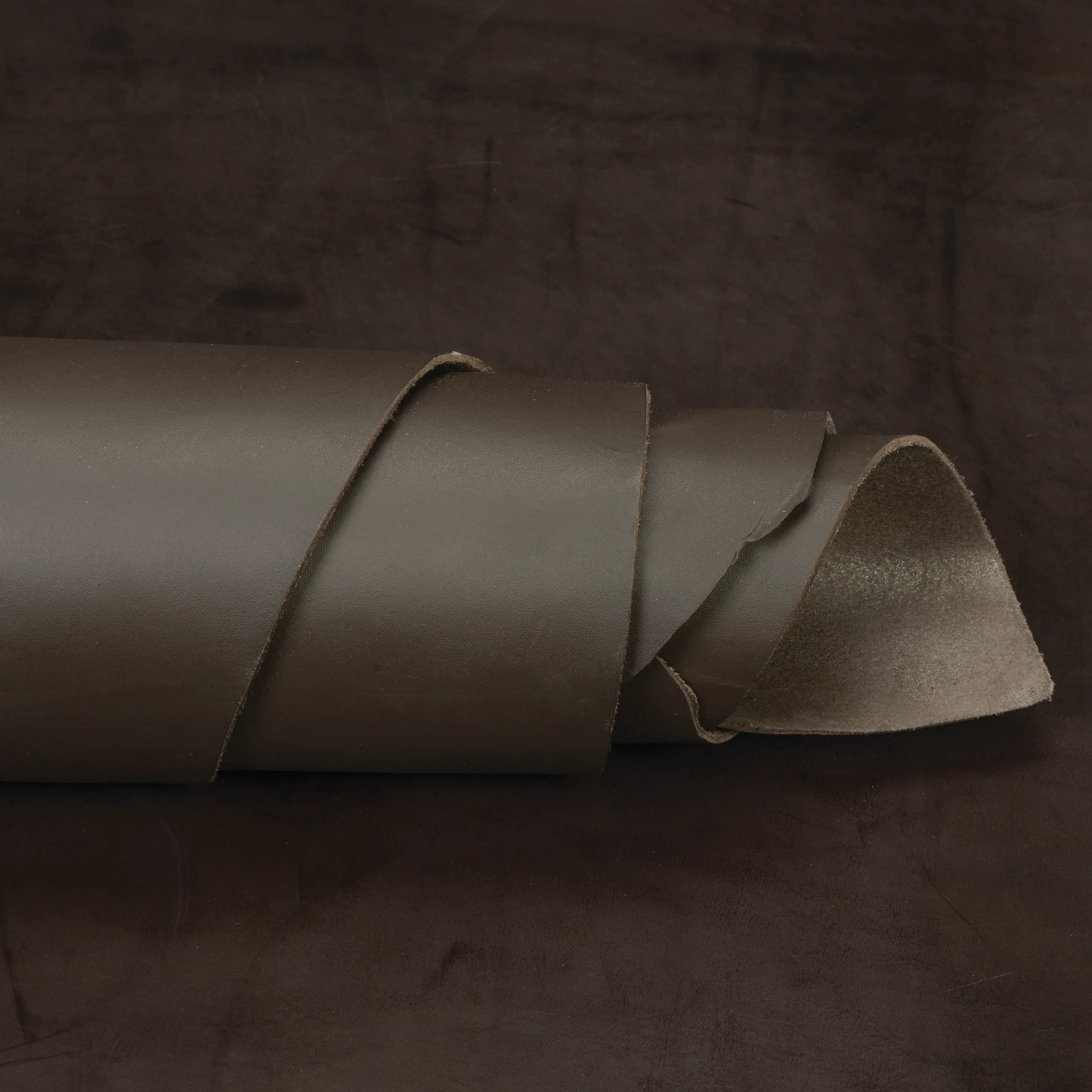 Chocolate Strap Leather, 7/8 oz.