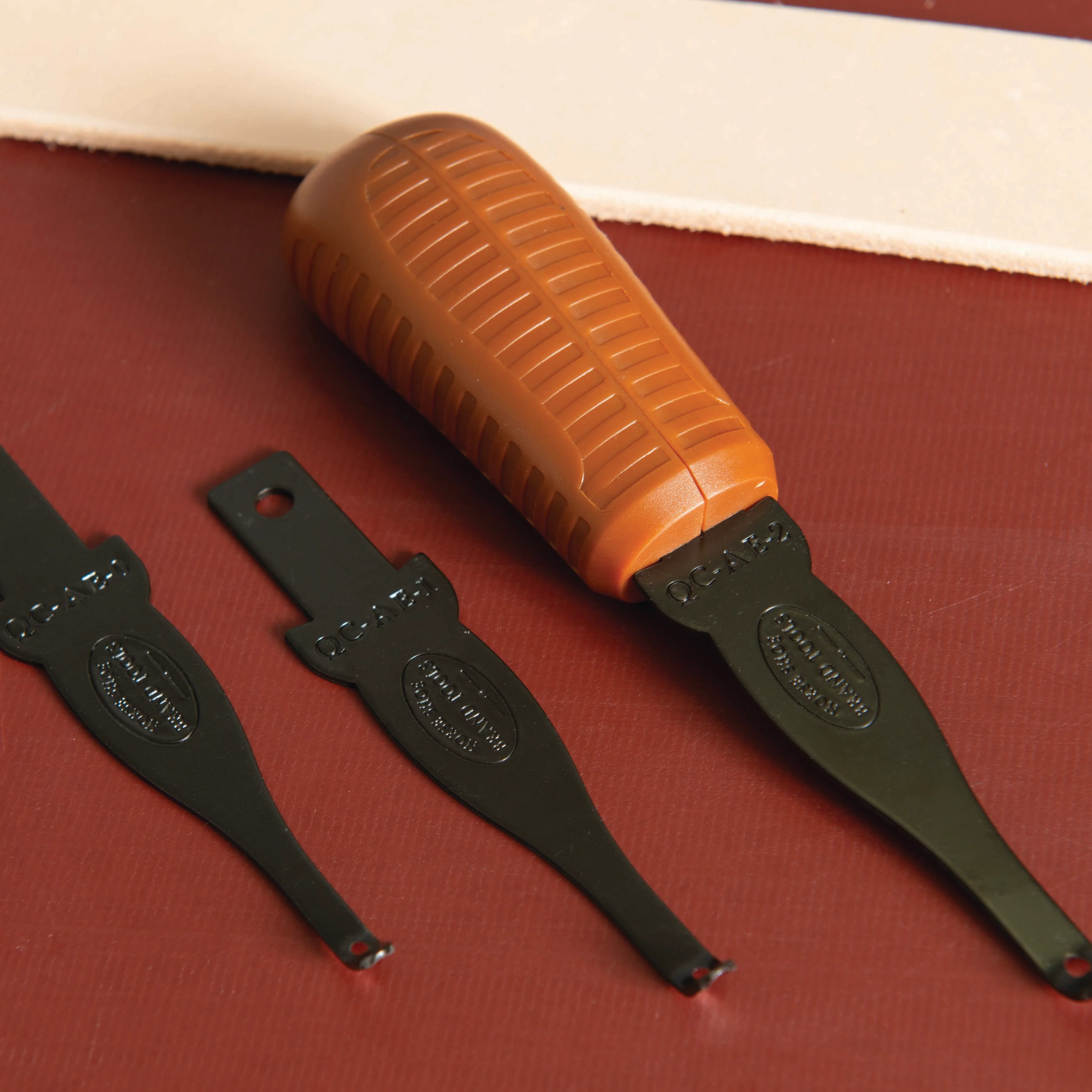 Bissonnette Quick Change Edge Beveler, Handle and 3 Blades (0-2)