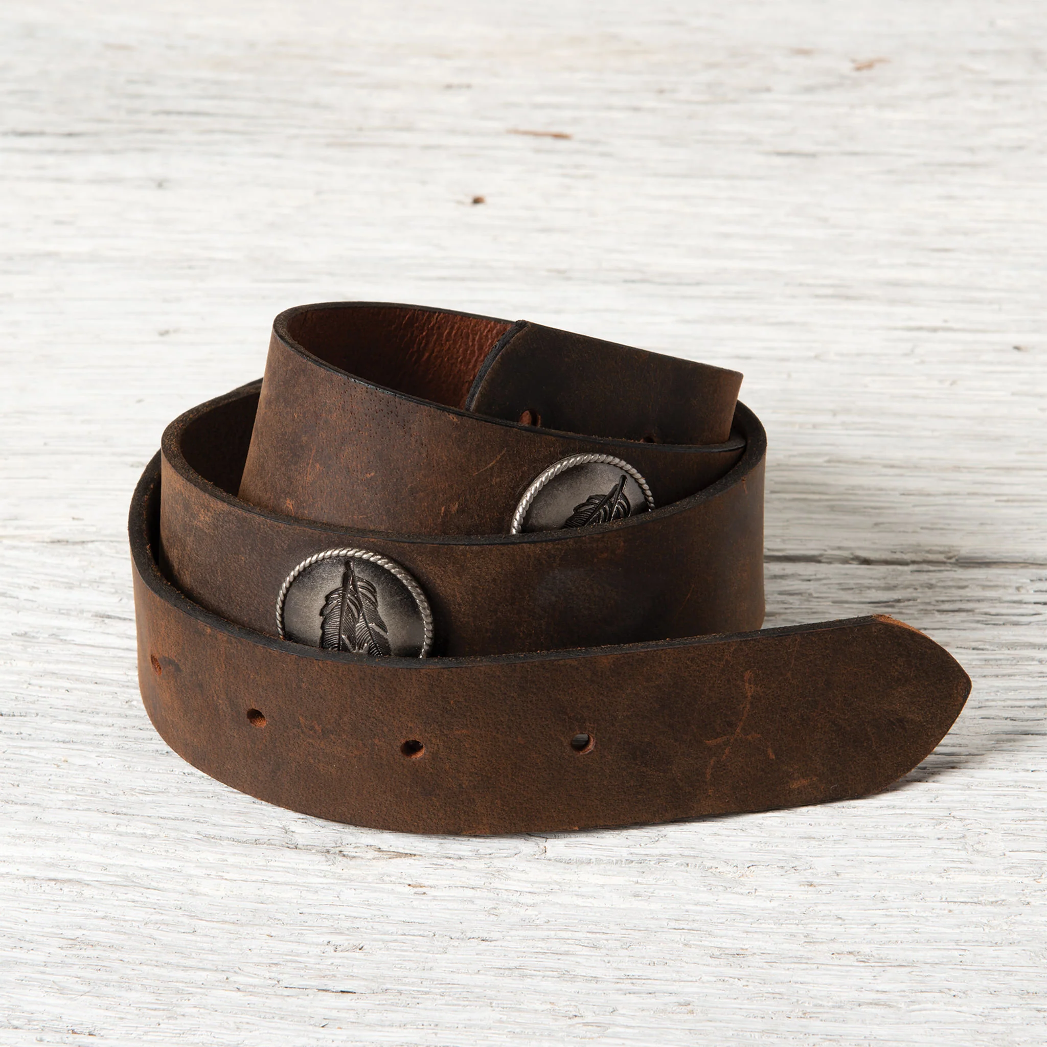 58–1847-feather-concho-with-post-1.webp