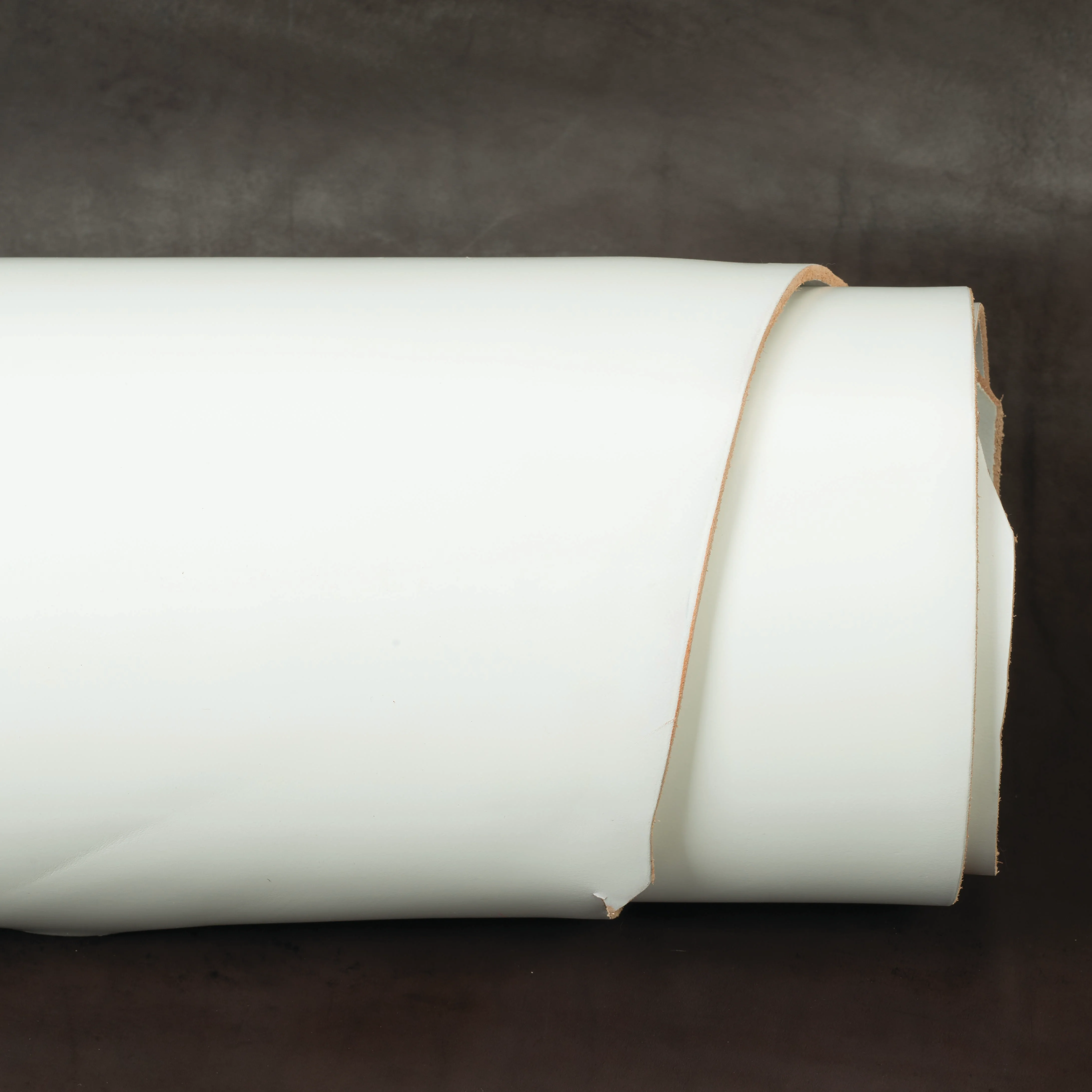 CHAHINLEATHERÂ® Pigmented Strap Leather