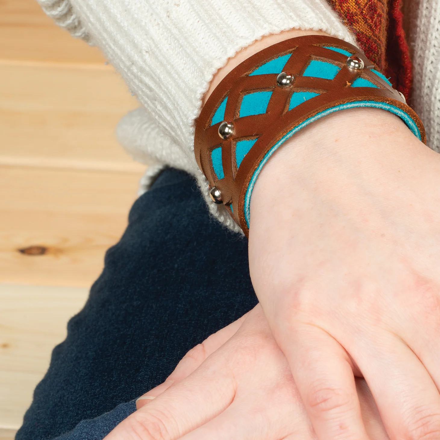 6308-cross-hatch-cuff-bracelet-project-pack-1.webp