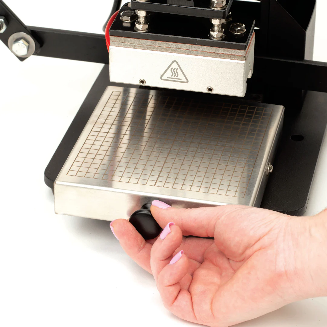 7177-foil-and-hot-stamping-machine-1.webp