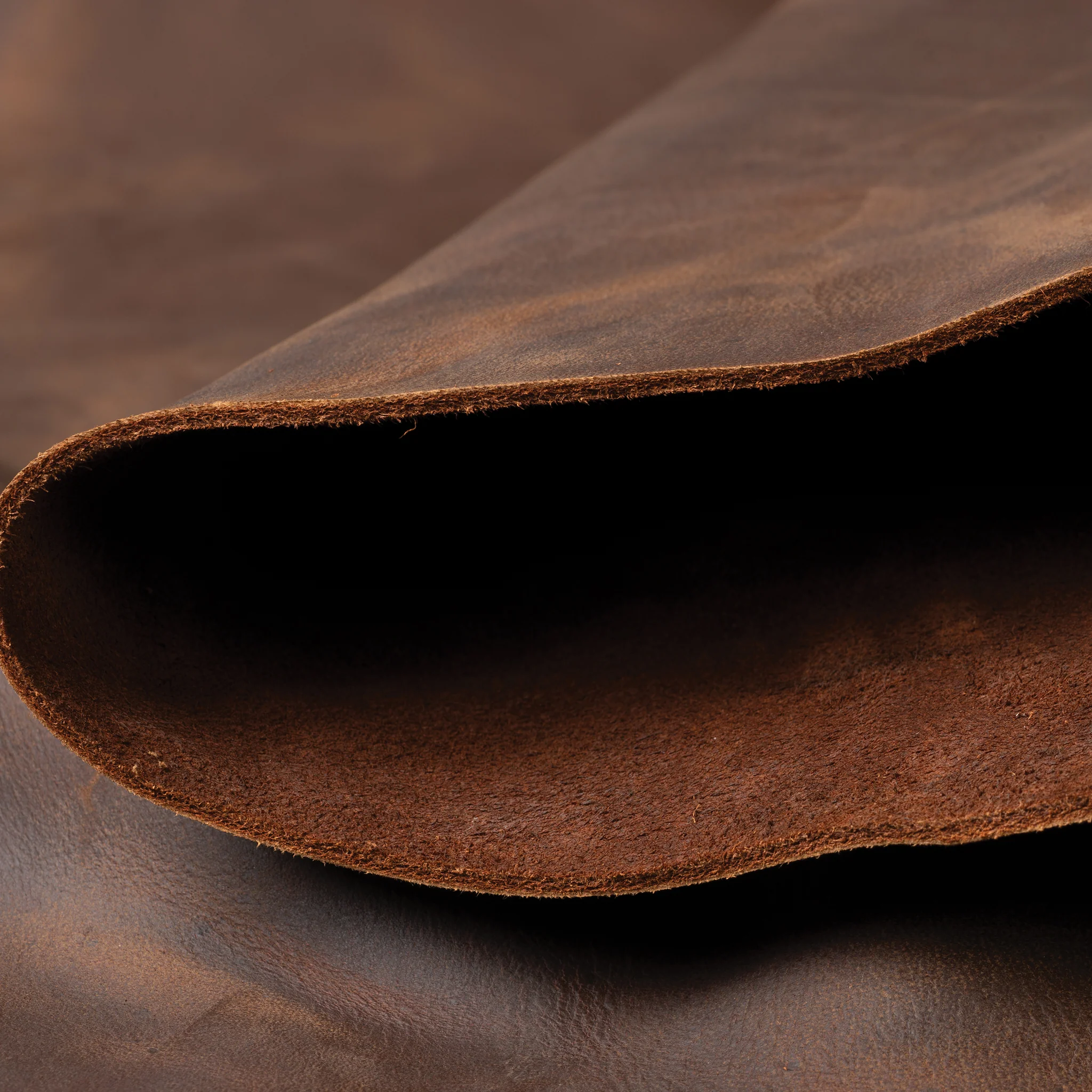 7183-frontier-pull-up-leather-1.webp