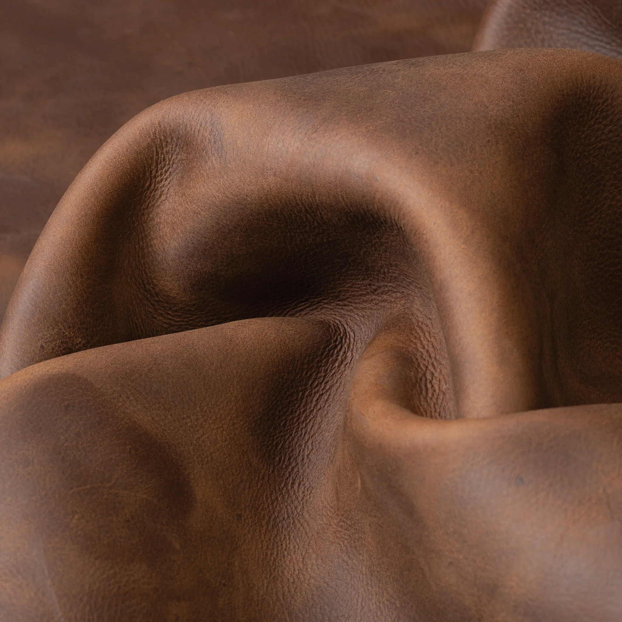 7183-frontier-pull-up-leather-1.webp