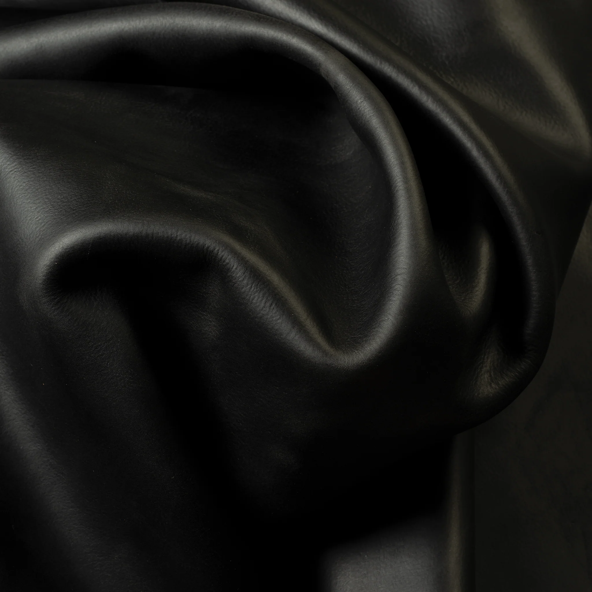 7183-frontier-pull-up-leather-1.webp