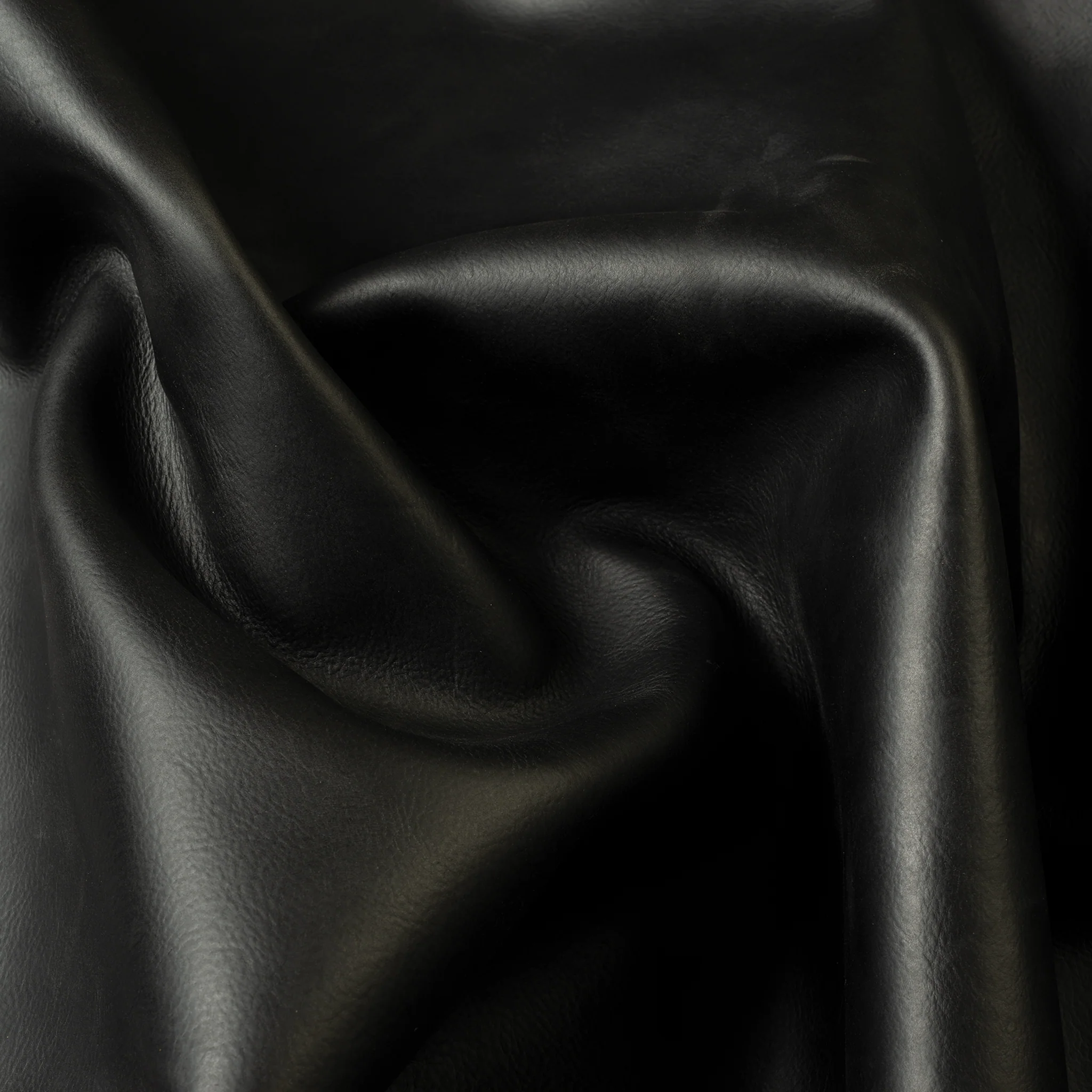 7183-frontier-pull-up-leather-1.webp