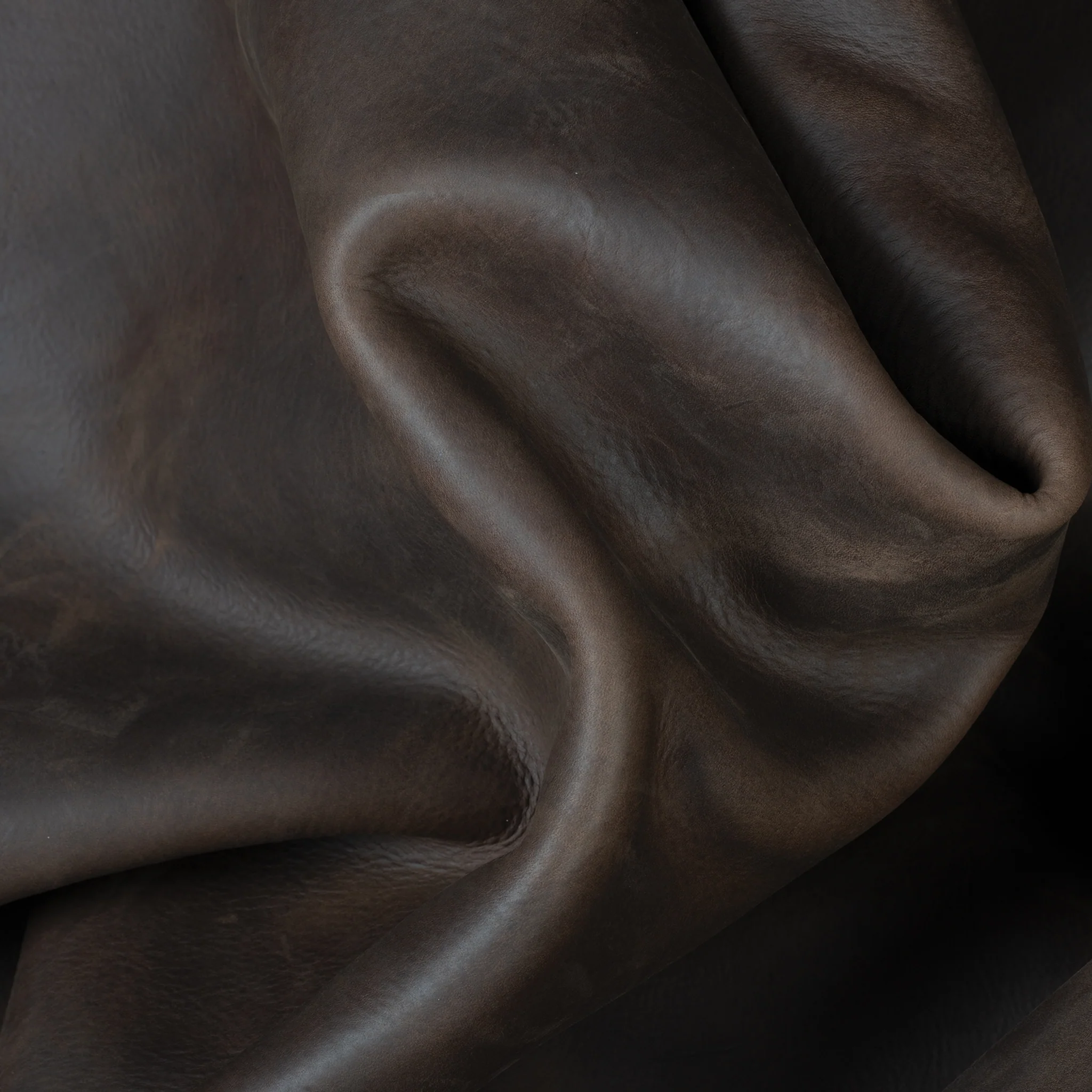 7183-frontier-pull-up-leather-1.webp