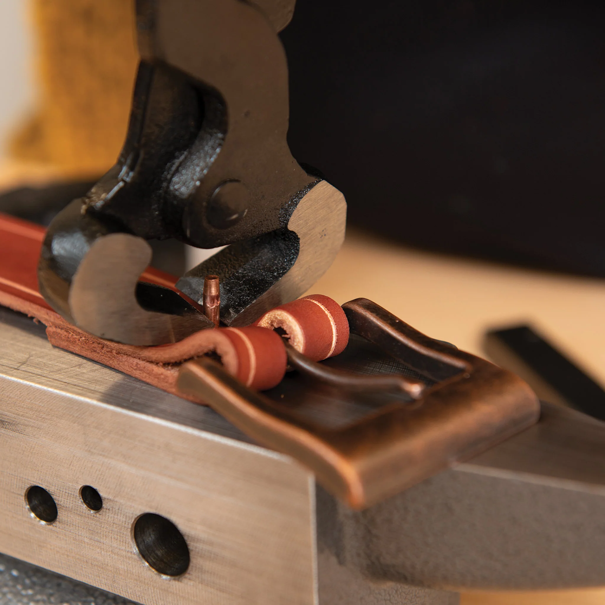 7298-harnessmaker-s-combination-anvil-1.webp