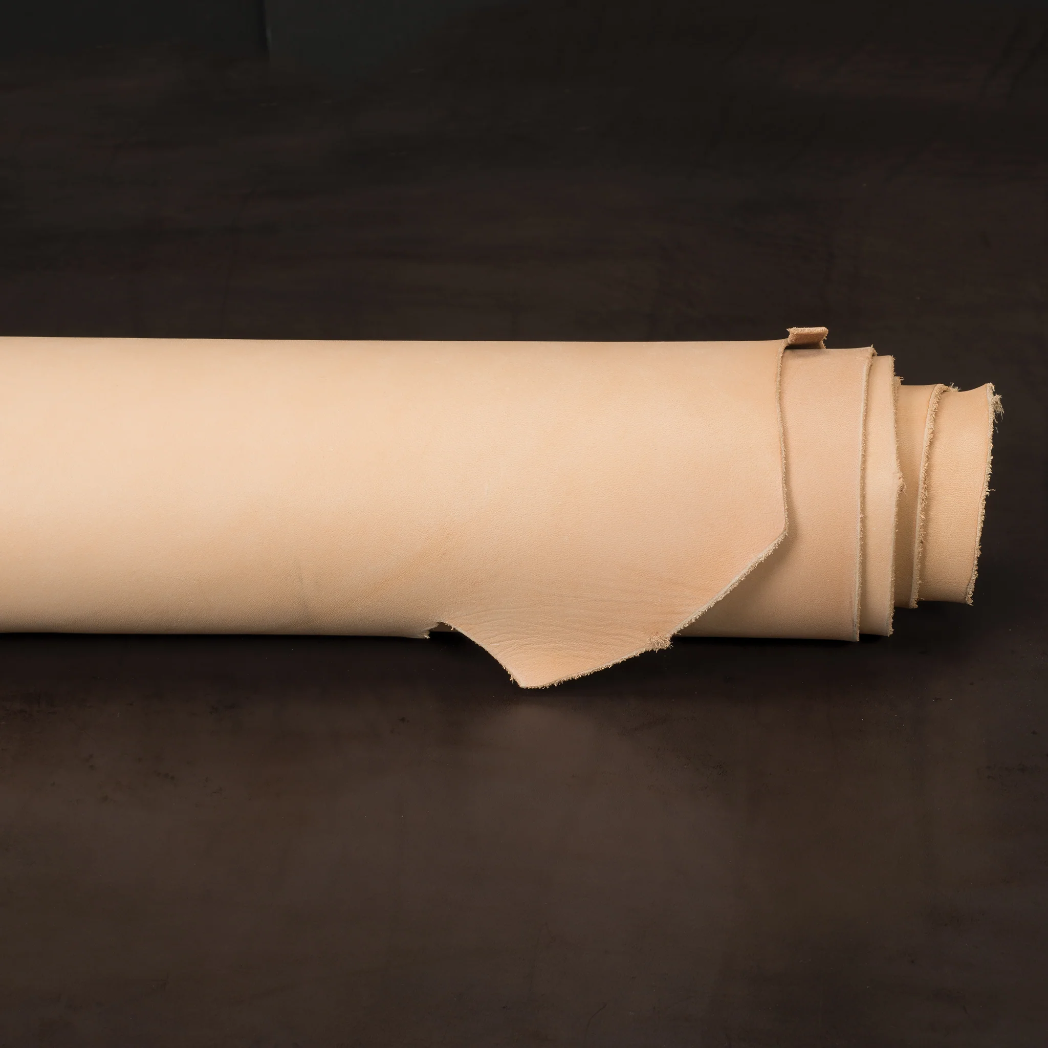 7331-hermann-oak-a-grade-veg-tanned-strap-sides-1.webp