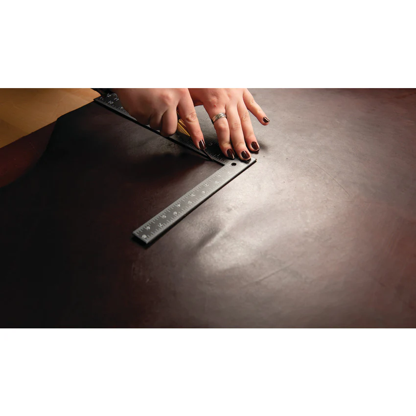 7402-hermann-oak-latigo-leather-1.webp