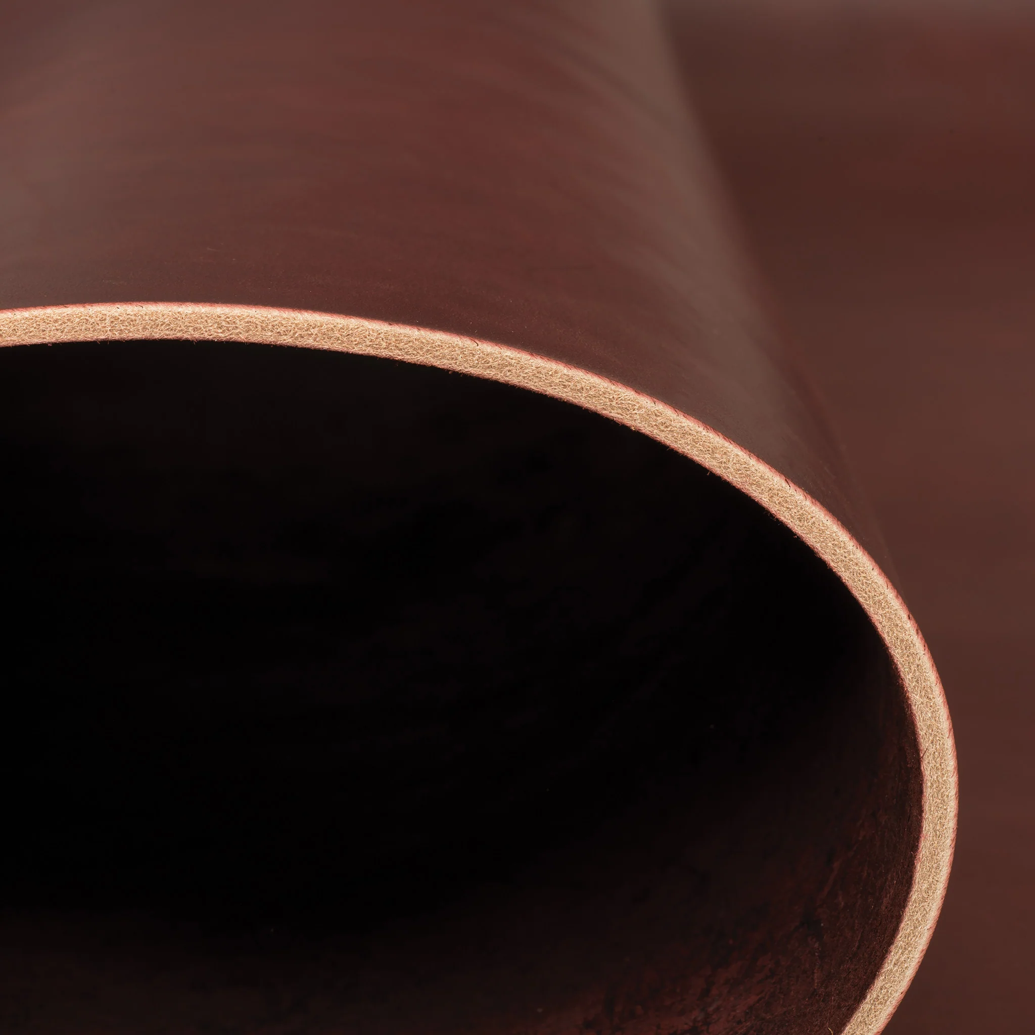 7402-hermann-oak-latigo-leather-1.webp