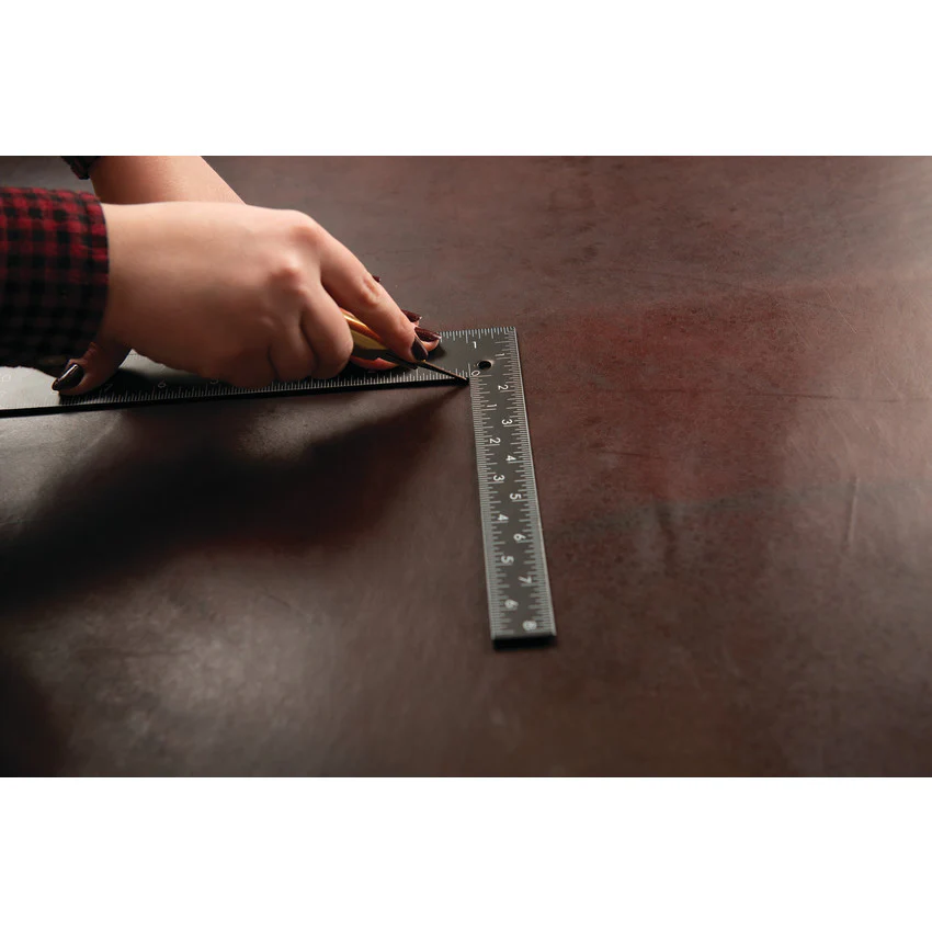 7402-hermann-oak-latigo-leather-1.webp