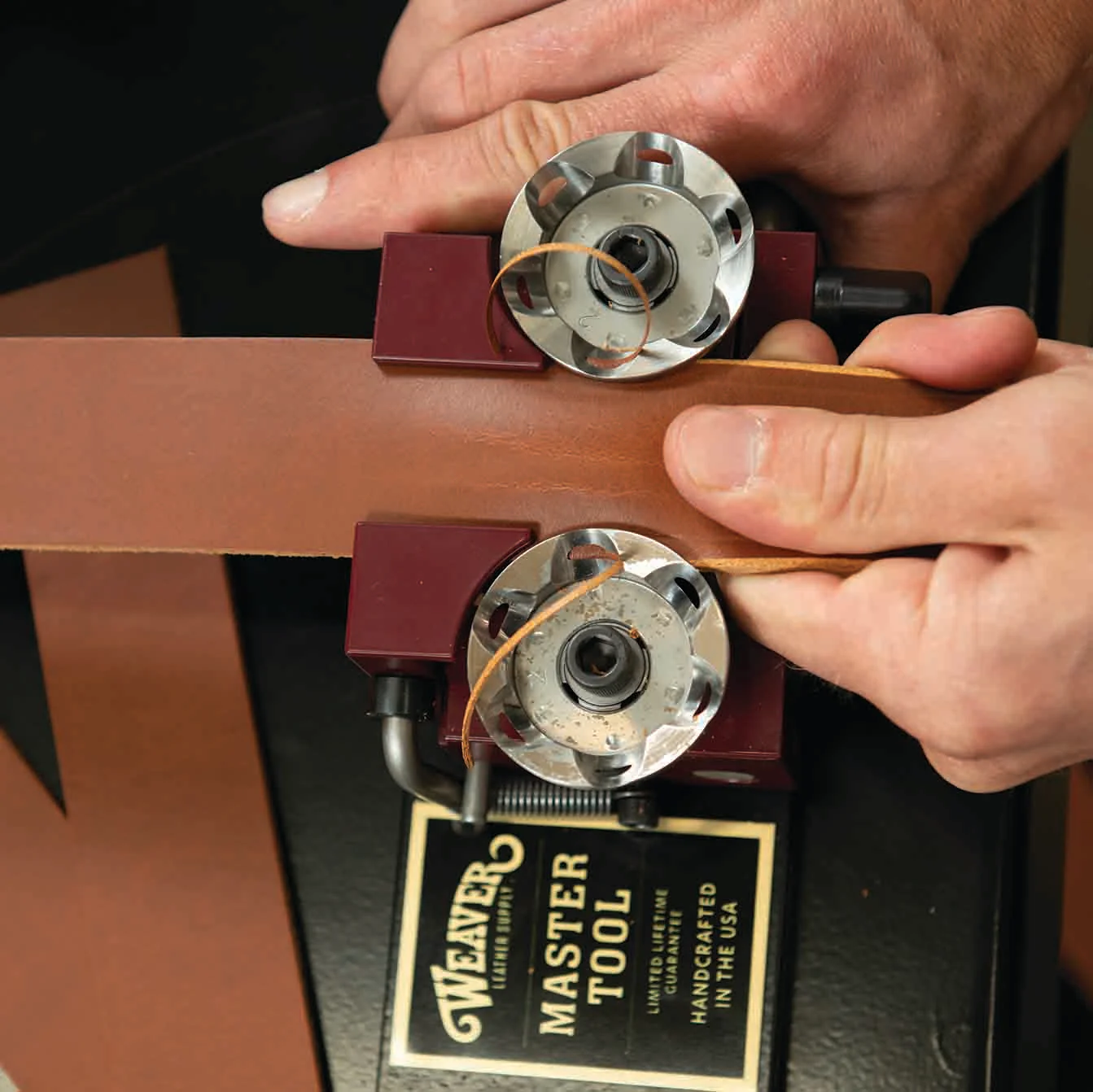 8209-master-tool-ez-edge-strap-beveler-1.webp