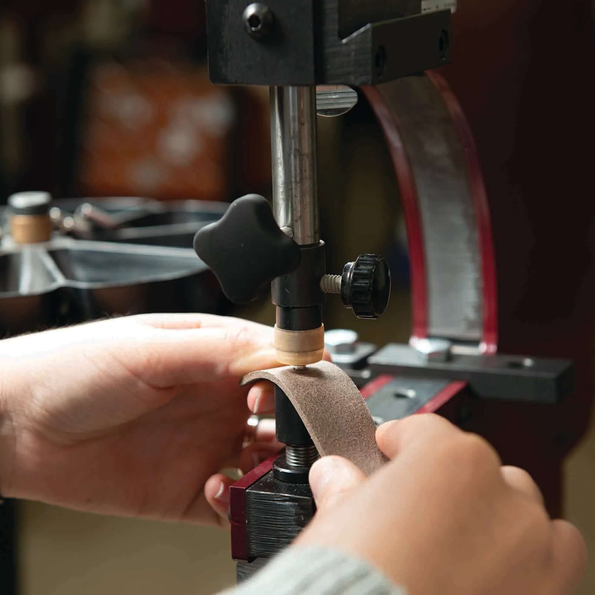 8228-master-tool-mt900-multifunction-foot-press-1.webp