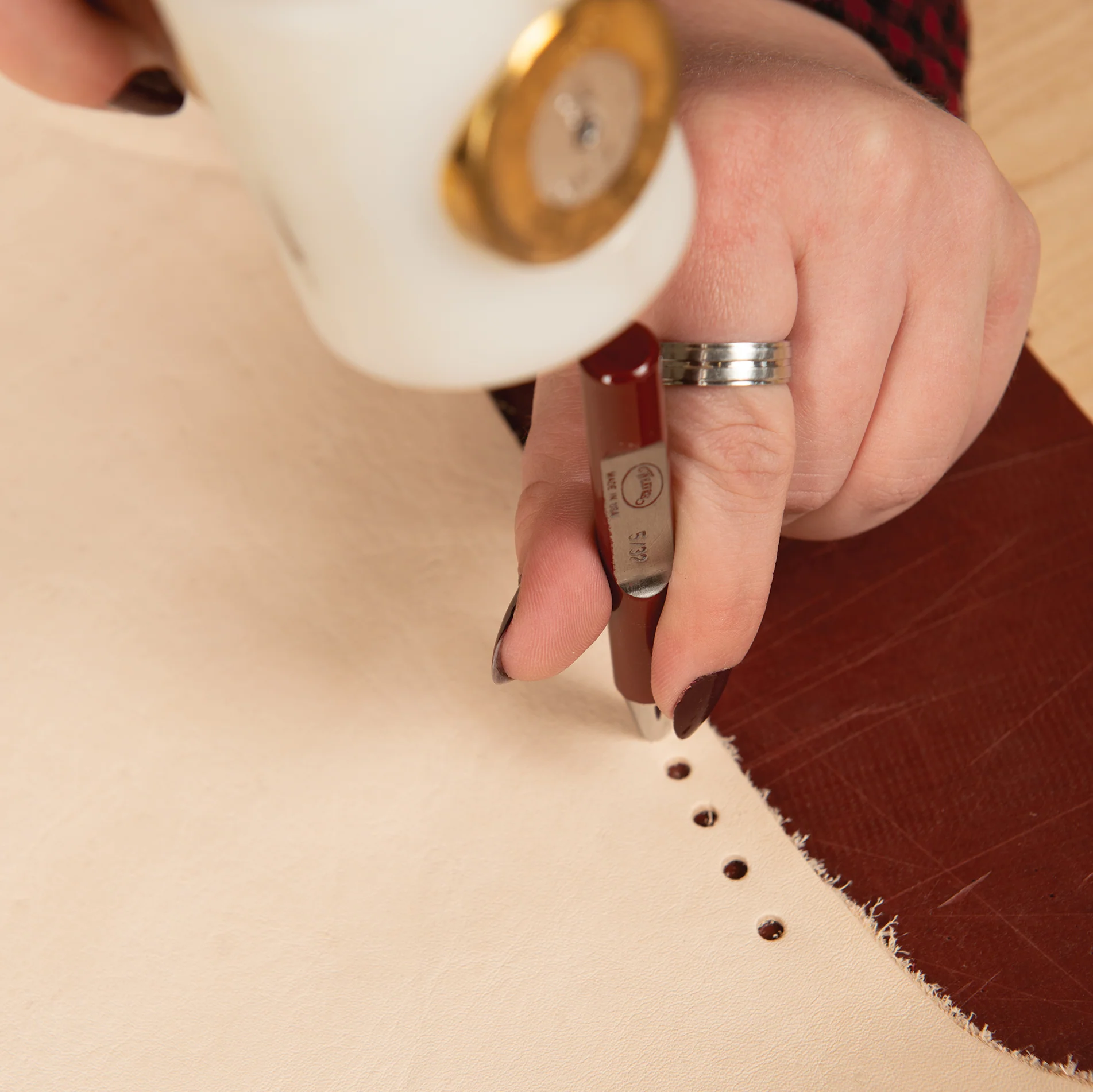 8243-master-tool-round-punch-1.webp