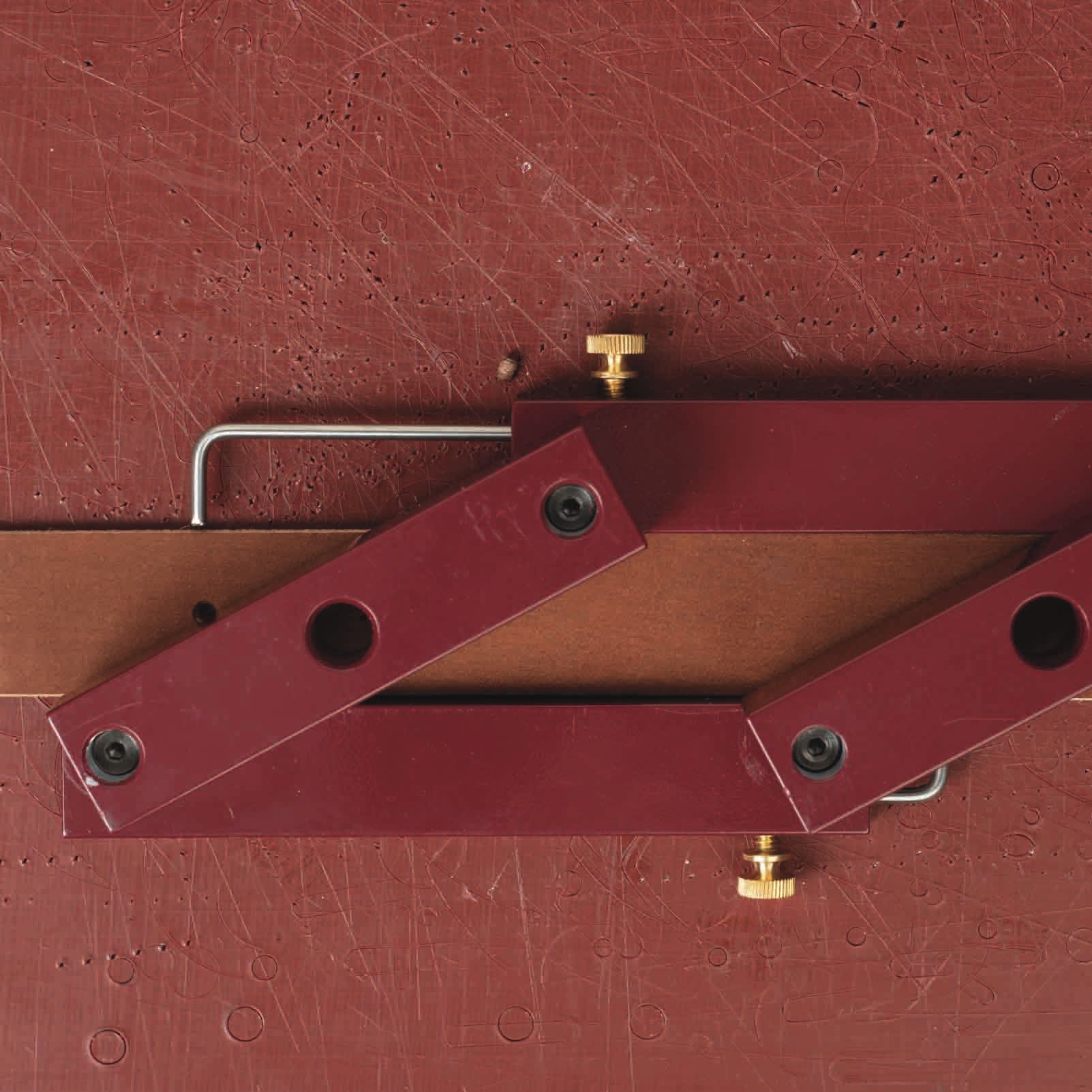 8256-master-tool-self-centering-guide-for-punches-1.webp