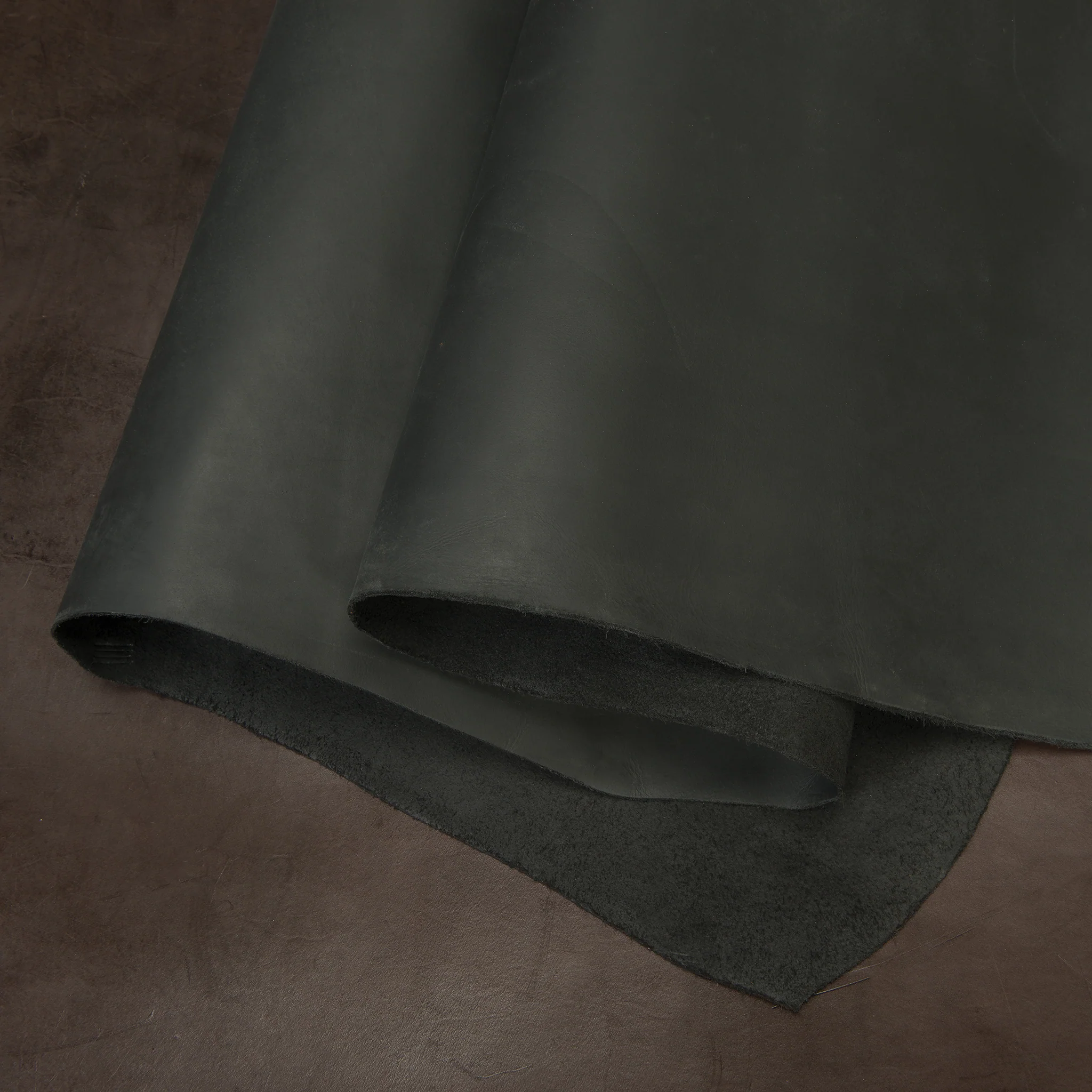 8268-matte-chrome-tanned-water-buffalo-leather-5-6-oz–1.webp