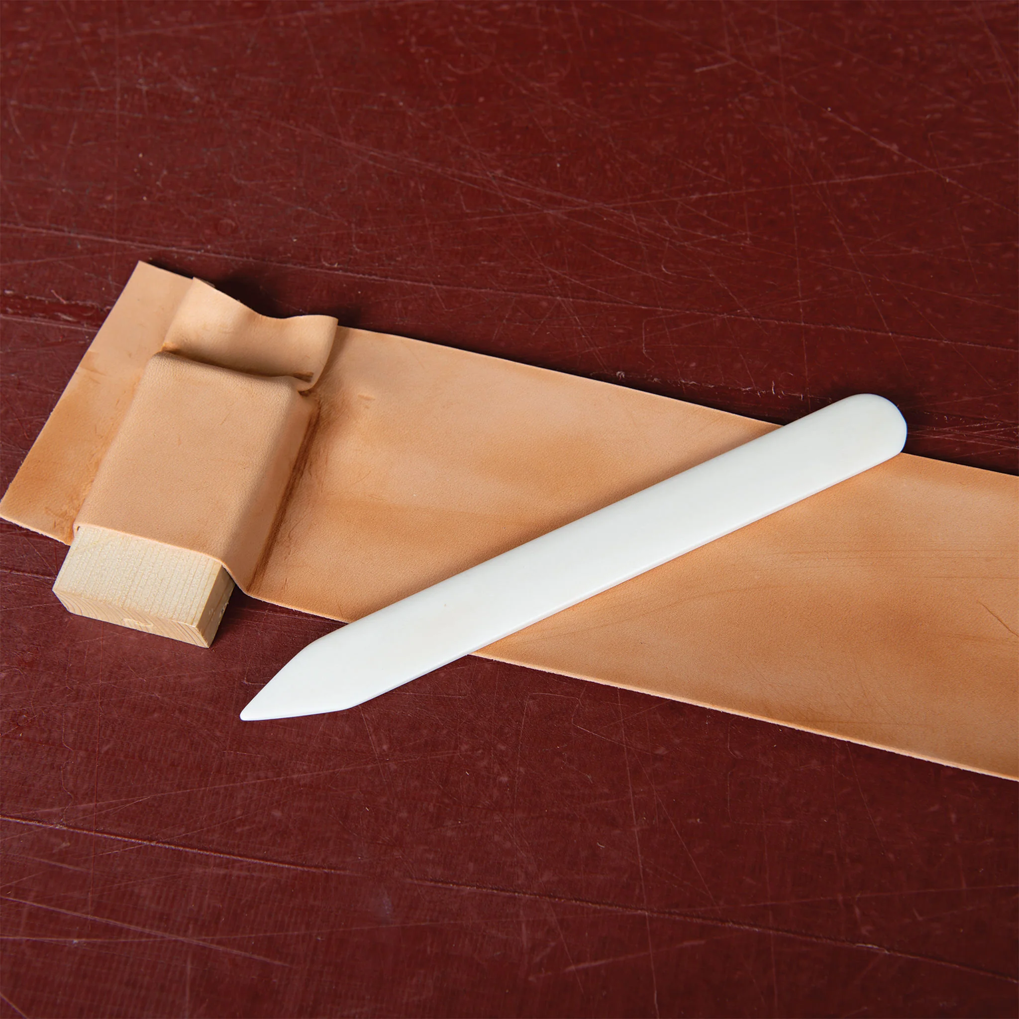 8512-ox-bone-folder-1.webp