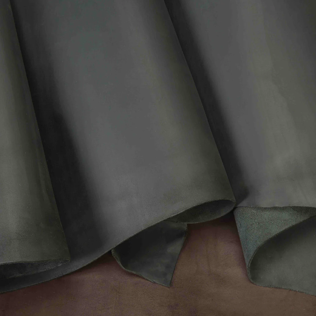 Pioneer Chrome Oil Tanned Top Grain Leather Side, 6-7 oz
