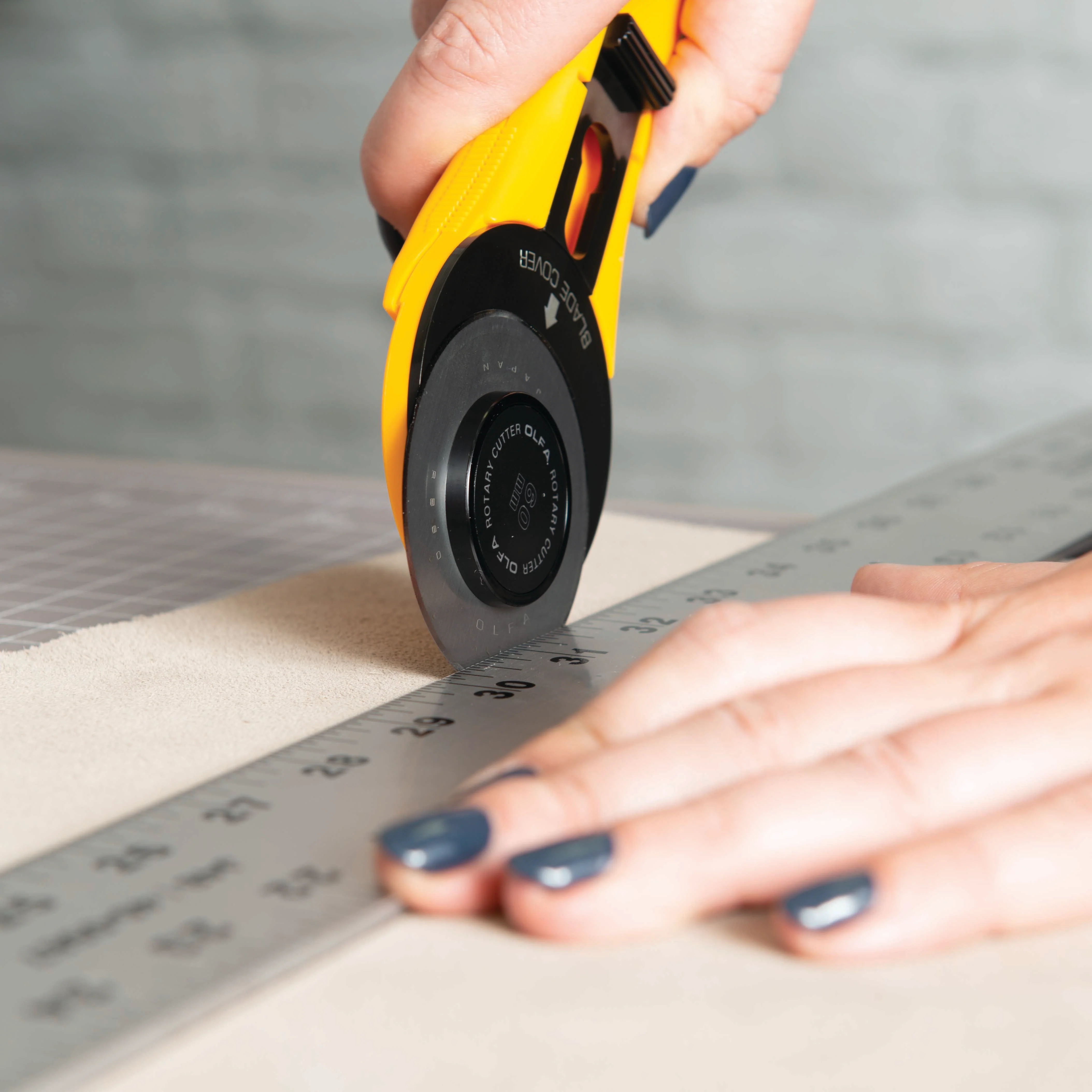 9092-rotary-cutter-1.webp