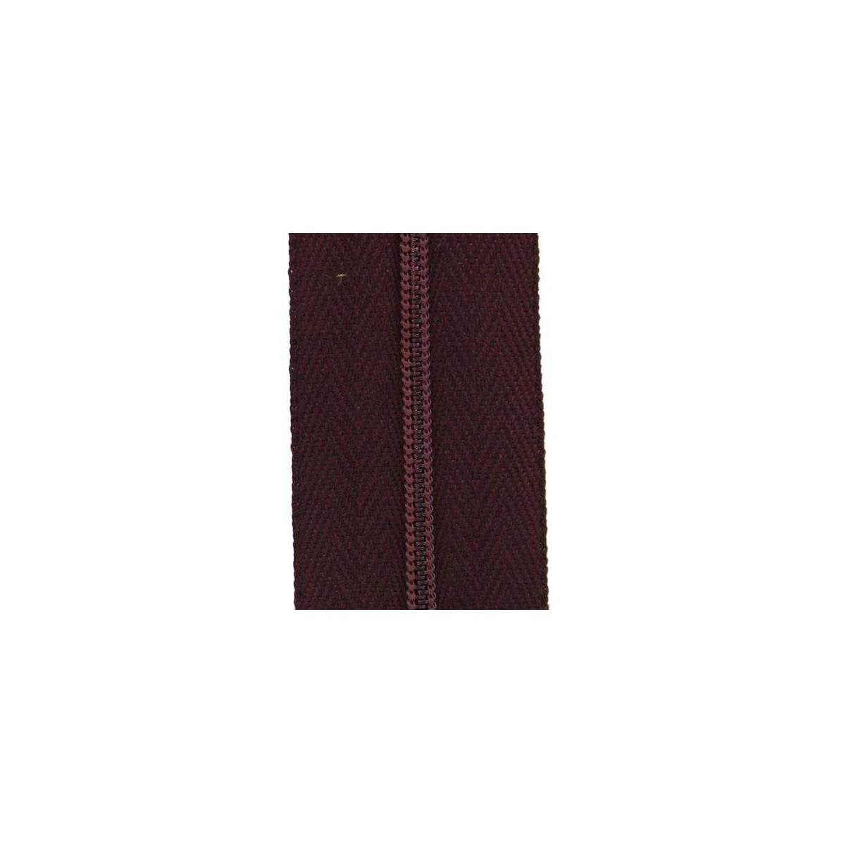 939–2-5-burgundy-ykk-coil-chain-zipper-tape-nylon-2-5c-w-burg-1.webp