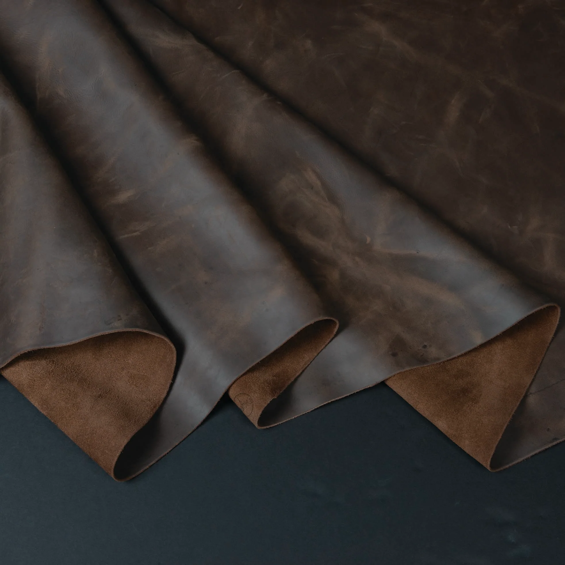 9493-sample-frontier-pull-up-leather-1.webp