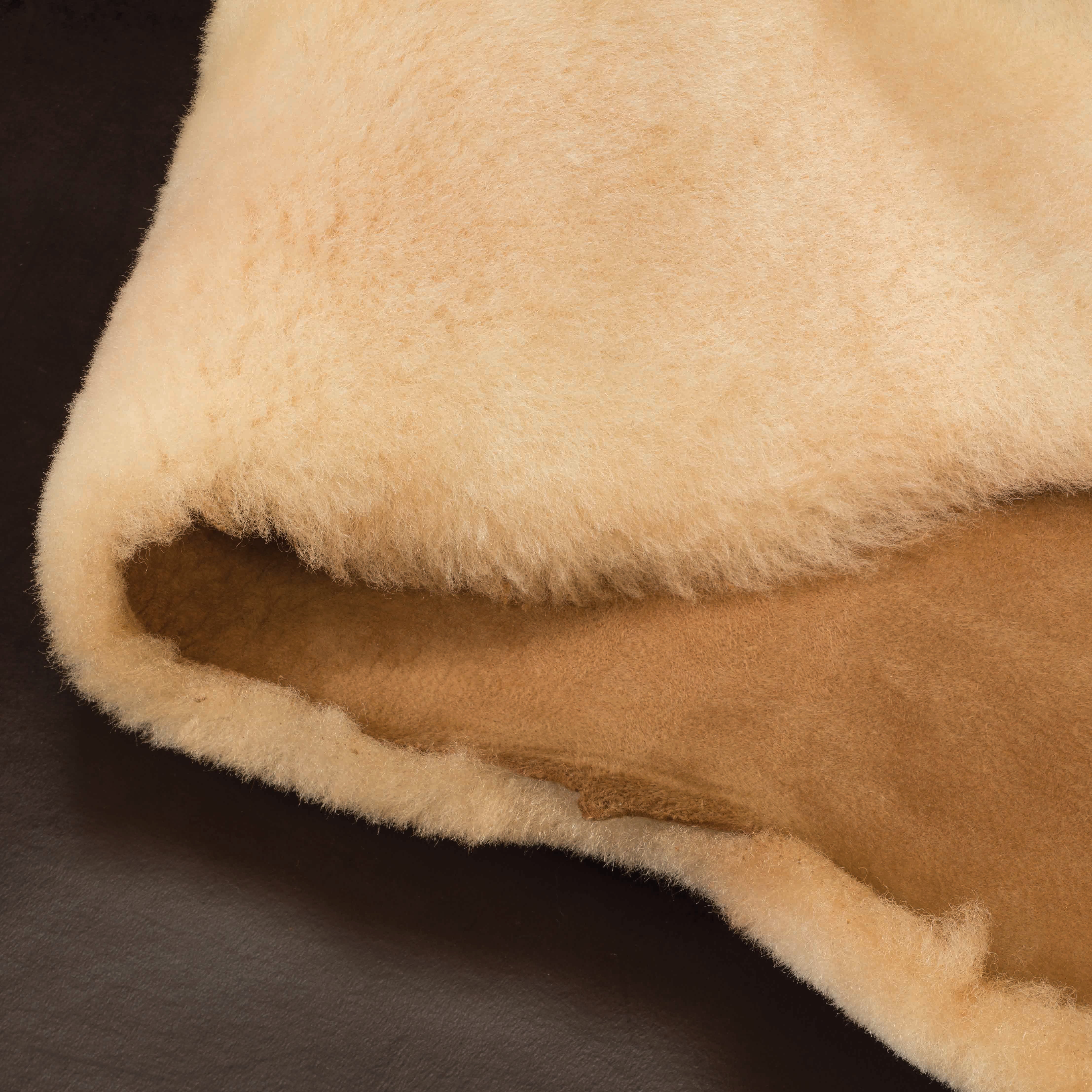 9682-sample-sheepskin-beige-1.webp