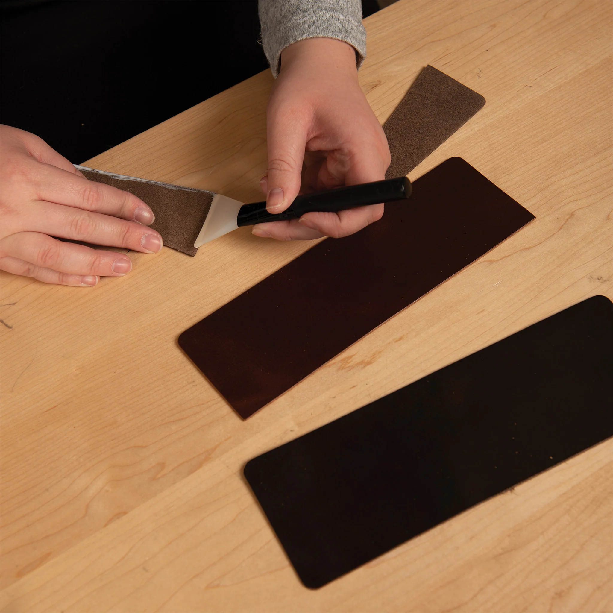 98-fiebing-s-leathercrafter-s-cement-1.webp